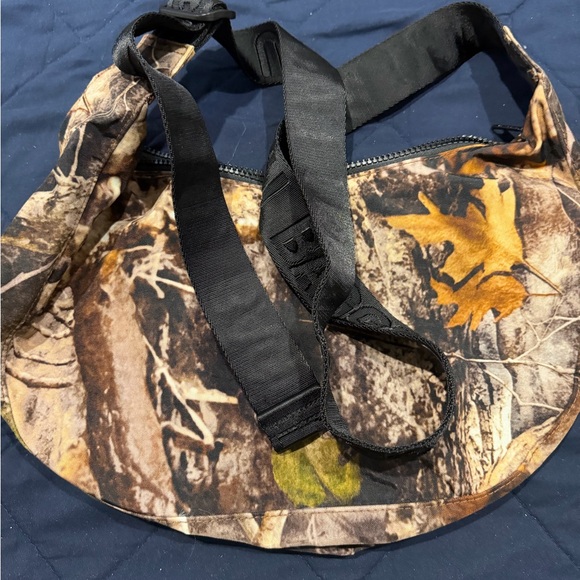 UO Medium Nylon Crescent Bag - Picture 2 of 4